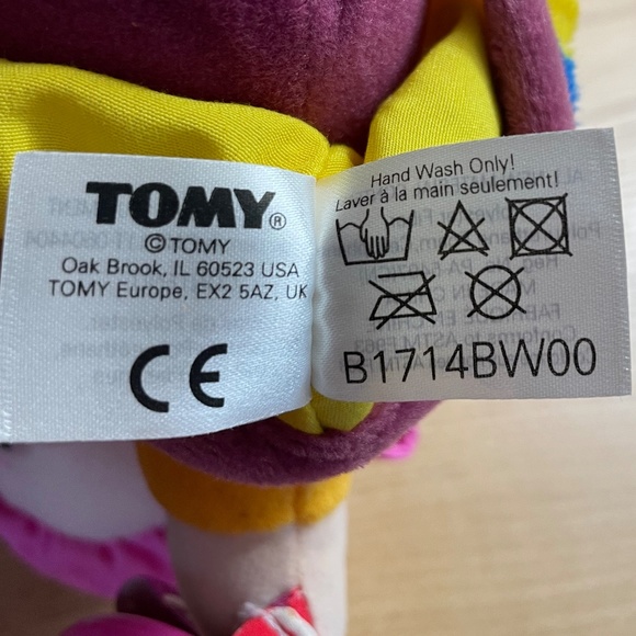 Lamaze Tomy Plush Baby Doll Red Hair Ginger Rattle Sensory Crinkle Learning Toy - Picture 10 of 13